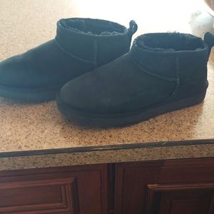 Black uggs ultra mini